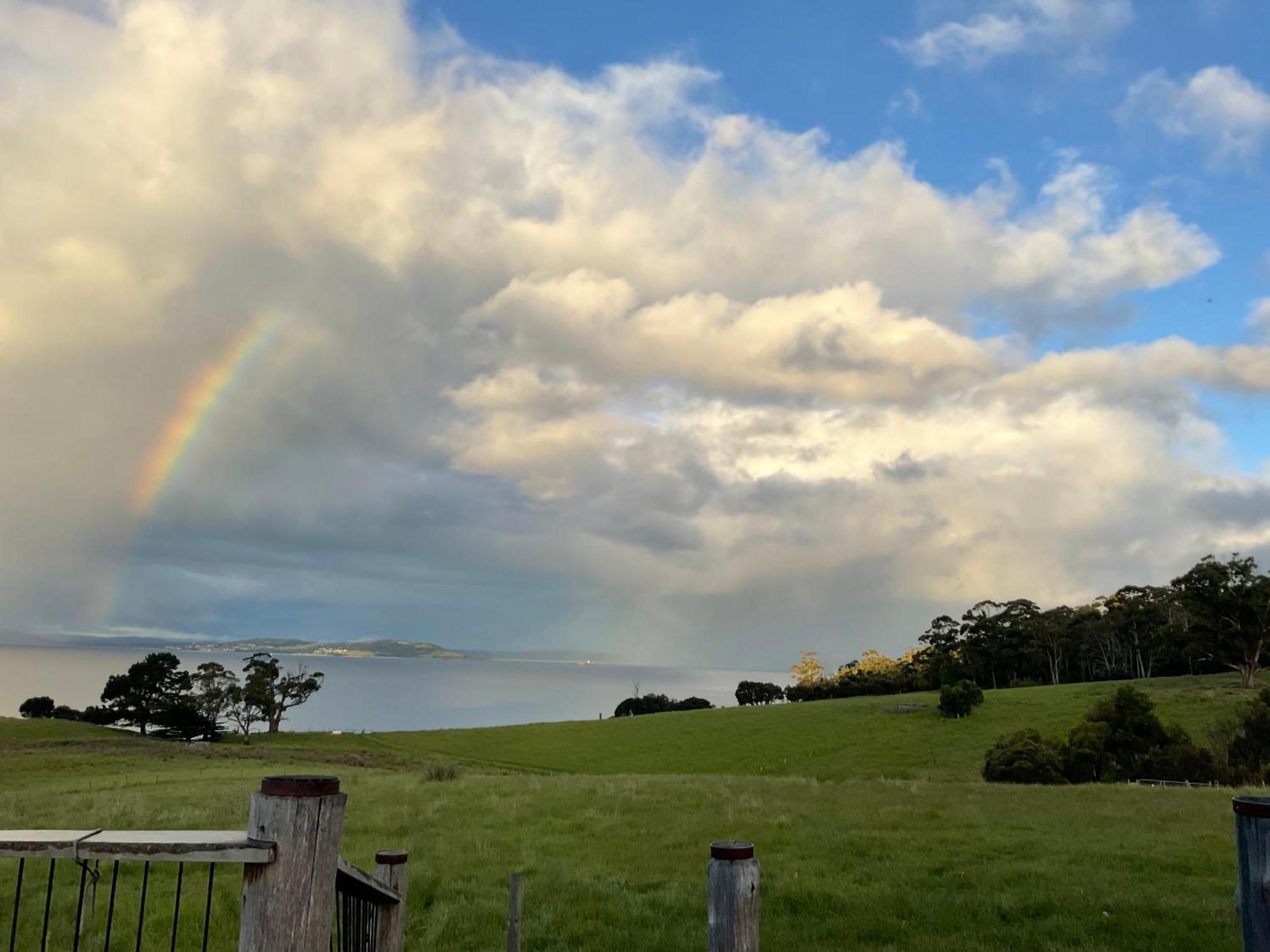 The Woolshed And Farmhouse Blue, Bruny Island Barnes Bay Экстерьер фото